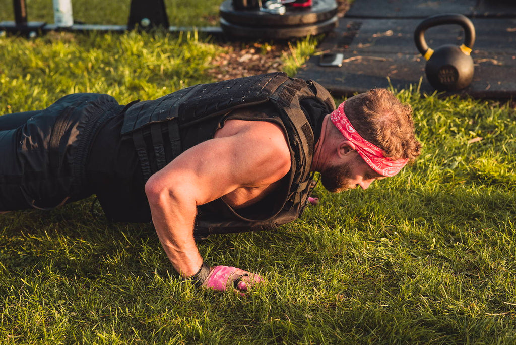 THE WEEKLY WORKOUT - BUILD CANNONBALL DELTS WITH THIS DUMBBELL AND BURPEE BLOWOUT